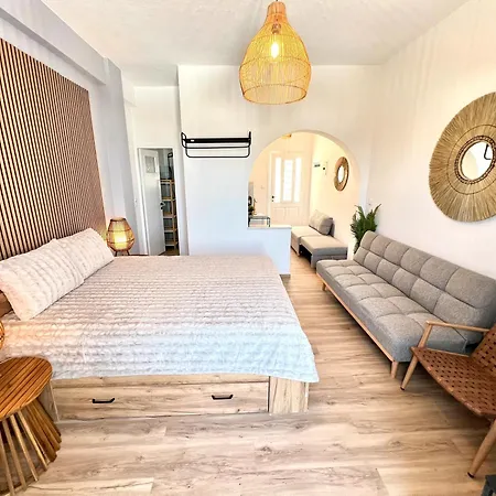 Aeolian Blu 7 * Páros