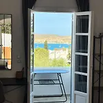 Aeolian Blu 7 פארוס
